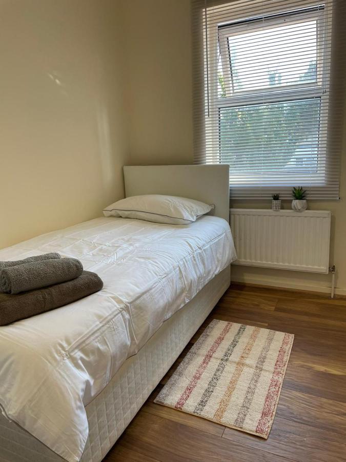 Single And Doubles Rooms Close To Central Londýn Exteriér fotografie